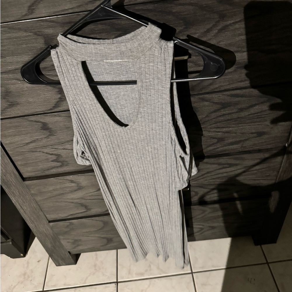 Dresses - Picture 2 of 3